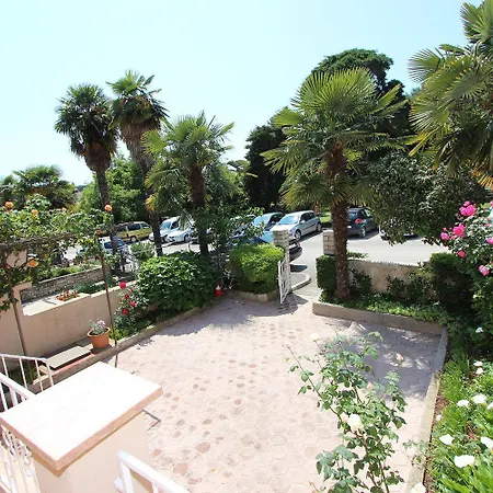 Komfortables Nur 5 Minuten Zum Zentrum Von Apartment Rovinj