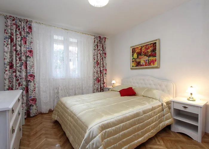 Komfortables Nur 5 Minuten Zum Zentrum Von * Rovinj